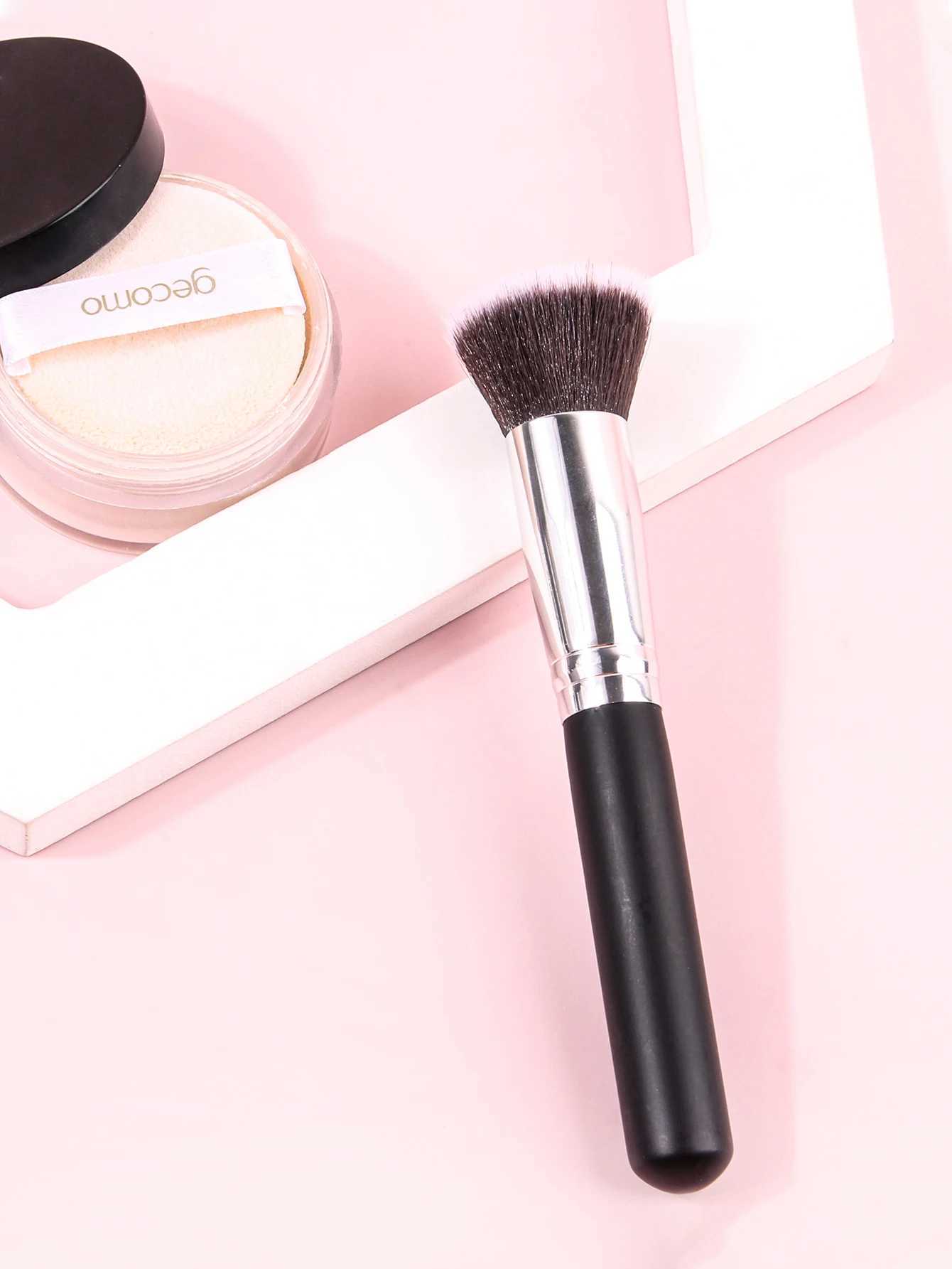 1PCS Flat Top Kabuki Foundation Brush Premium Makeup Brush for Liquid Cream and Powder Buffing Blending and Face Brush Y240807