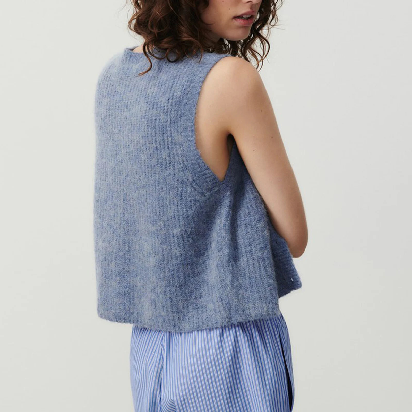 Gaono Women Knitted Tank Tops Casual Summer Solid Color Button Front Basic Vest Sleeveless Shirt y2k Aesthetic Clothes 240808 - view 5