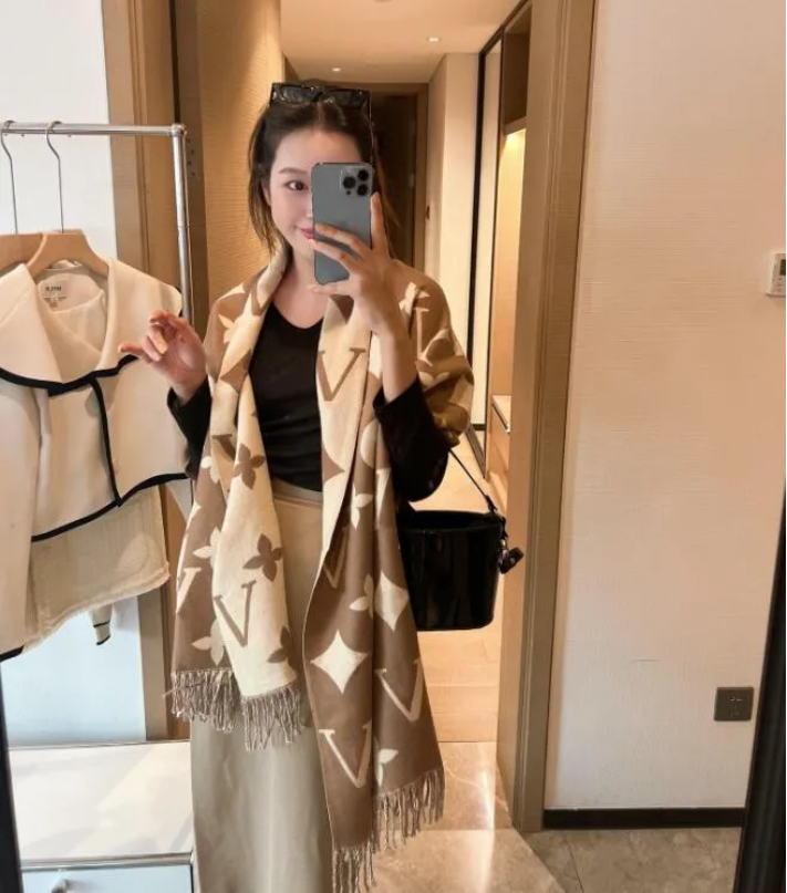 Stylish Women Cashmere Designer Scarf Full Letter Printed Scarves Soft Touch Warm Wraps With Tags Autumn Winter Long Shawls with box