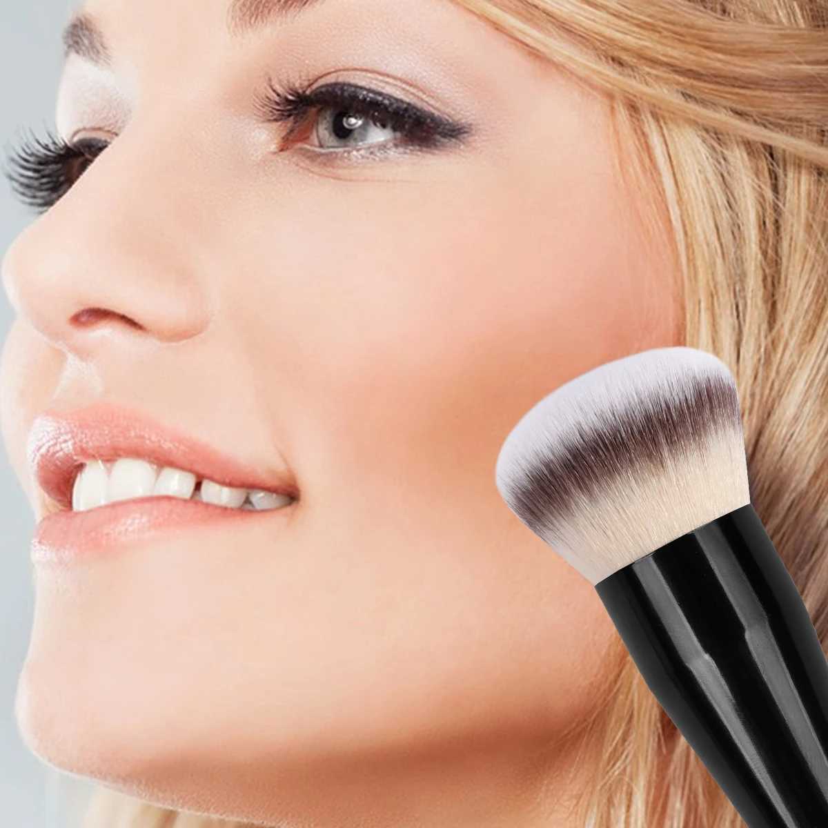 MAANGE 1PCS Professional Makeup Brush Kabuki Foundation Brush Face Contour Brush for Liquid Cream Powder Buffing Makeup Tools Y240807