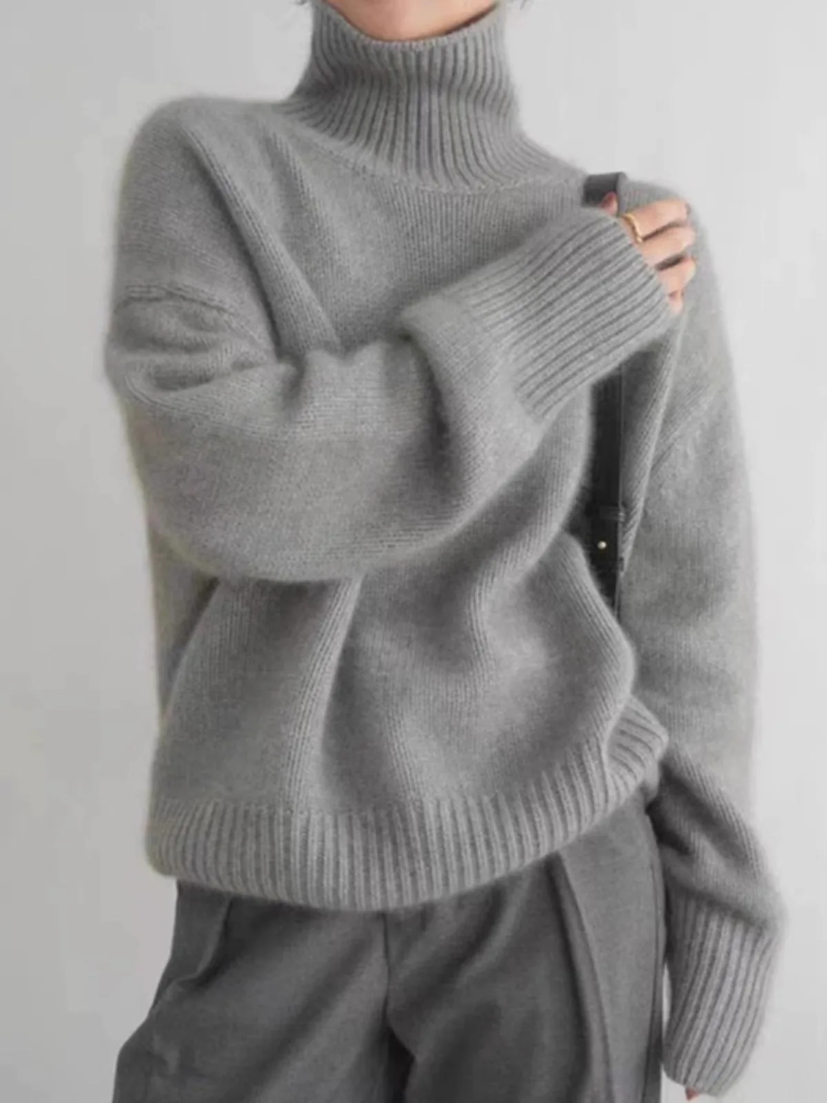 Autumn and Winter Thick Cashmere Sweater Women High Neck Pullover Sweater Warm Loose Knitted Base Sweater Jacket Tops 240812