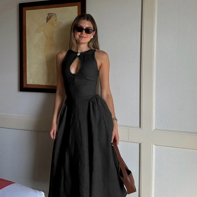 Single Button Chest Hollowed Out Long Dresses Elegant Side Pleated Sleeveless O Neck Maxi Dress Women High Streetwear Robes 240808