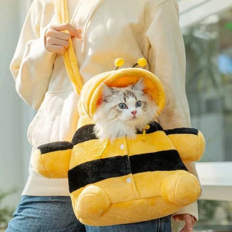 Others Dog Carrier Dog Carrier Cute 3D Bee Cat Carrier Bag for Autumn Winter Warmth Windproof Dog Crossbody Shoulder Bag Portable Pet Travel Supplies 