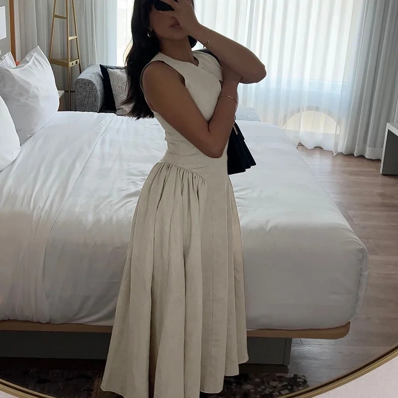 Single Button Chest Hollowed Out Long Dresses Elegant Side Pleated Sleeveless O Neck Maxi Dress Women High Streetwear Robes 240808