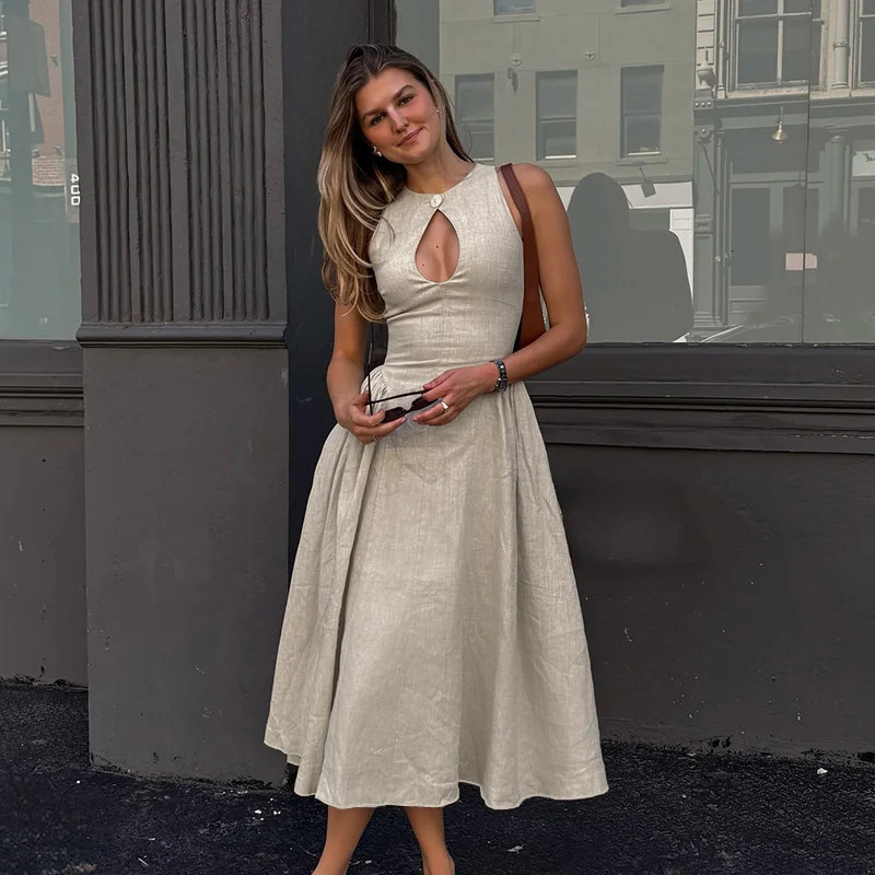 Single Button Chest Hollowed Out Long Dresses Elegant Side Pleated Sleeveless O Neck Maxi Dress Women High Streetwear Robes 240808