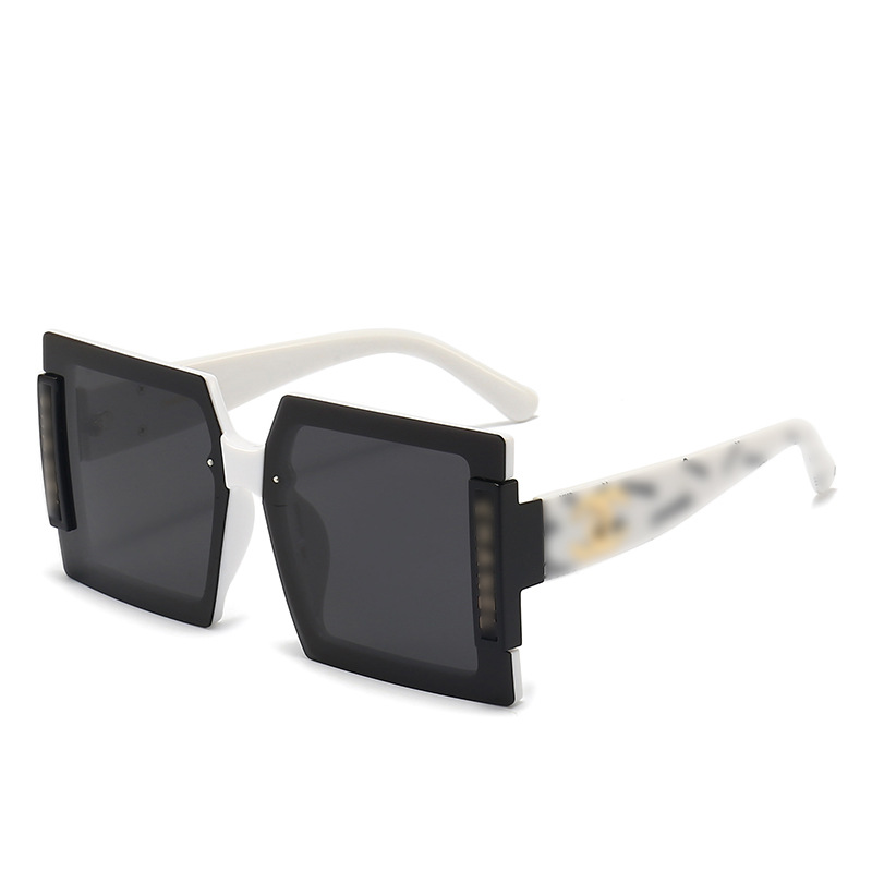 With Box Set Fashion Rectangular Sunglasses for Women New Vacation Beach Small Frame Eyewear Jelly Tone Luxury Brand Sun Glasses Uv380