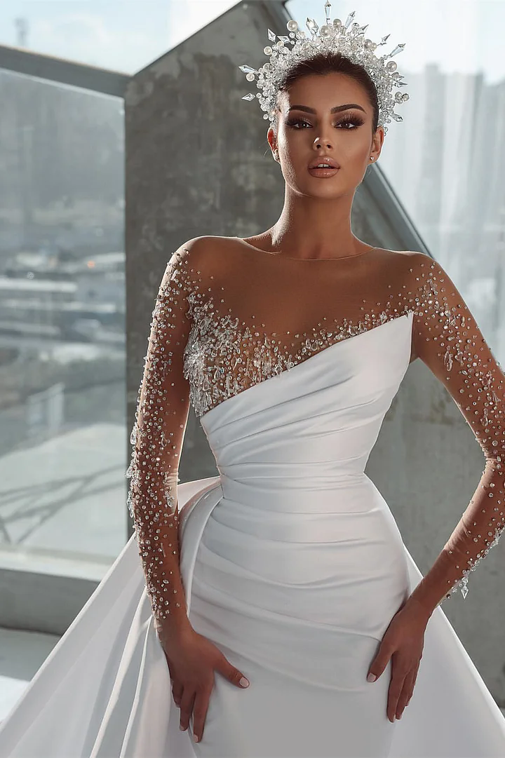 Stunning Arabic Dubai Wedding Dresses White Beading Ball Gown Long Sleeves Princess Illusion Scoop Bridal Gown Pleat Plus Size Wedding Gowns for Bride
