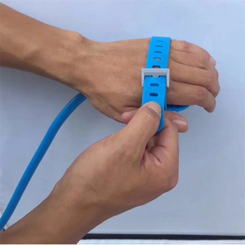 Pet Grooming Accessory: NONOR's Ergonomic Animal Spa Hose Nozzle