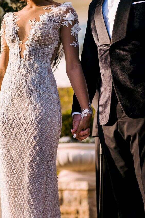 Wedding BABYON Dress Sparking Wers Lace V Neck Appliques Sexy Illusion Long Sleeve Back Hang Pearls Chains Mermaid Gown