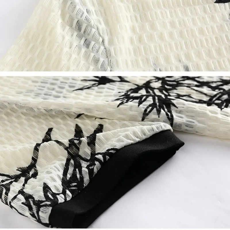 Simple and fashionable summer mens O-neck printed hollow high-dimensional fashionable casual fully matched loose short sleeved T-shirt top240808