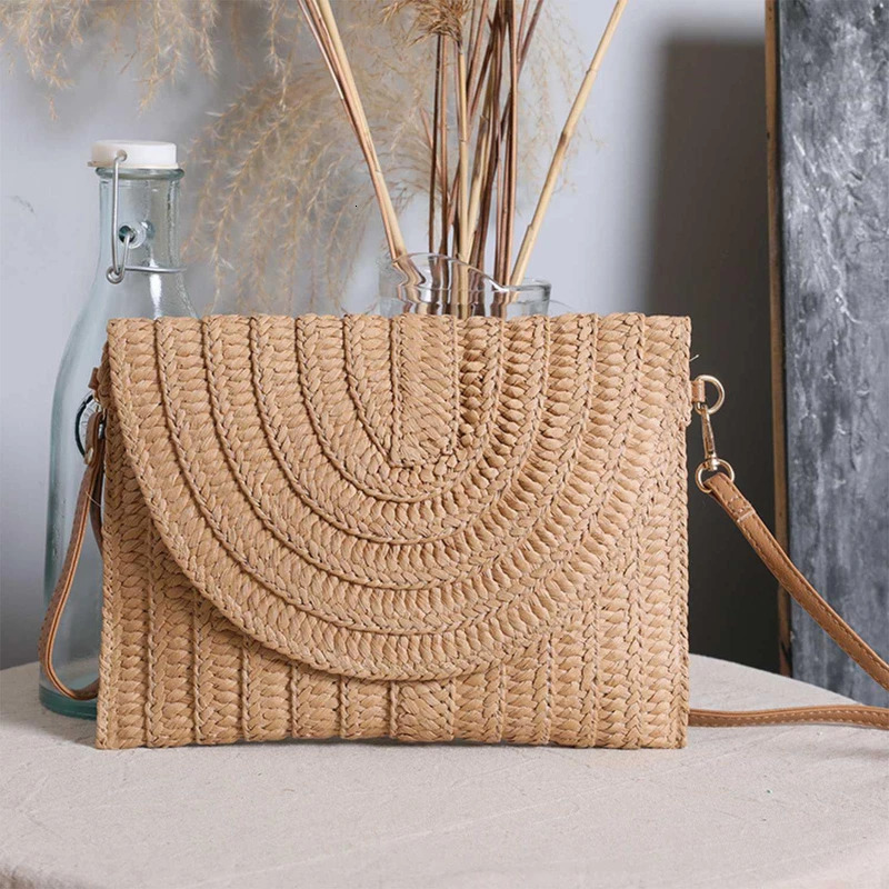 Woven clutch bag for women fashionable simple solid straw suitable late summer leisure vacation big wallet 240808