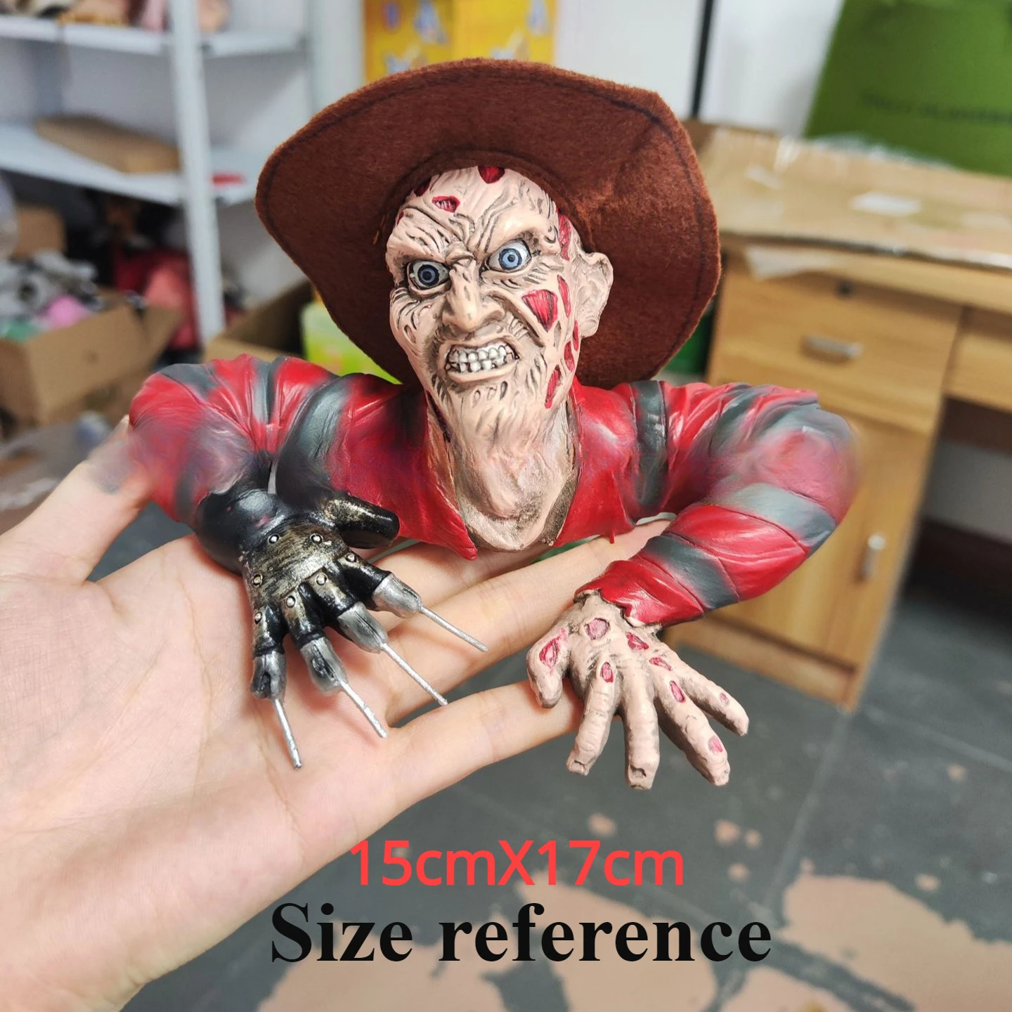 Horror Creeper Zombie for Outdoor Garden Halloween Decoration Iron Model Doll Sculpture Indoor Desk Statue DIY Home Party Decor 240809