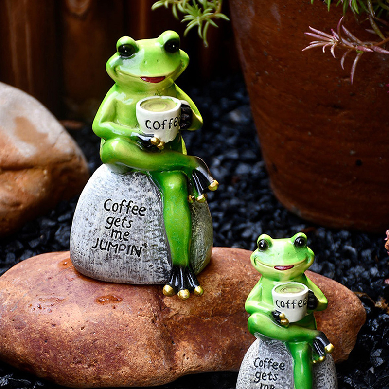 Coffee Drinking Frog Statue Animal Figurines Resin Crafts Collectible Figurines Outdoor Garden Patio Law Decoration