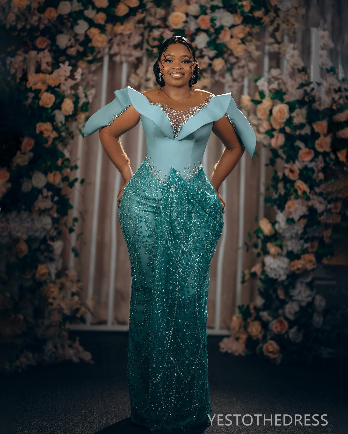 2024 Plus Size Prom Evening Dresses Elegant Illusion Long Sleeves Sheer Neck Beaded Crystals Lace Mermaid Birthday Dress Second Reception Gown AM1472