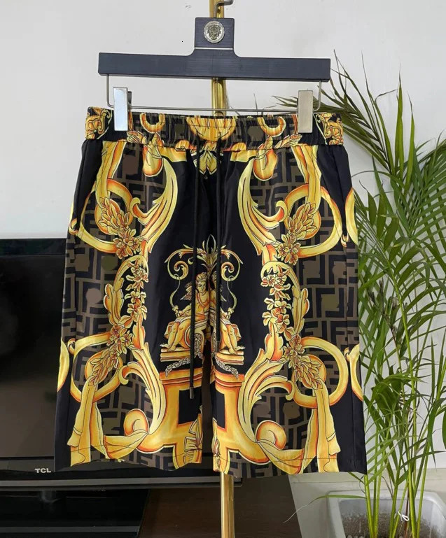 Mens beach pants summer casual loose shorts cut pants mens plus size trend gold high-end printing comfortable240808