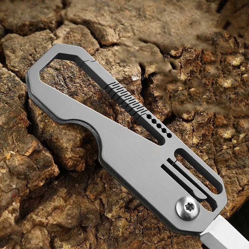 High quality titanium alloy multifunctional mens keychain with foldable small knife cart keychain outdoor EDC small tool W240808