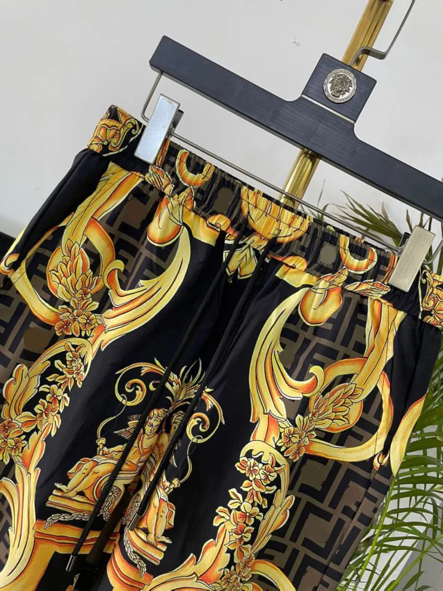Mens beach pants summer casual loose shorts cut pants mens plus size trend gold high-end printing comfortable240808