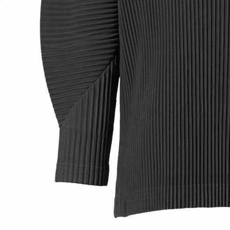 Fold style Miyake mens long sleeved 2023 round neck casual loose sweater Japanese sportswear clothing 240809Z