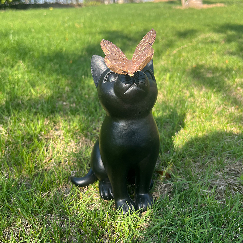 Resin Crafts Outdoor Garden Statue Butterfly Kissing Cat Statue Indoor Tabletop Ornament