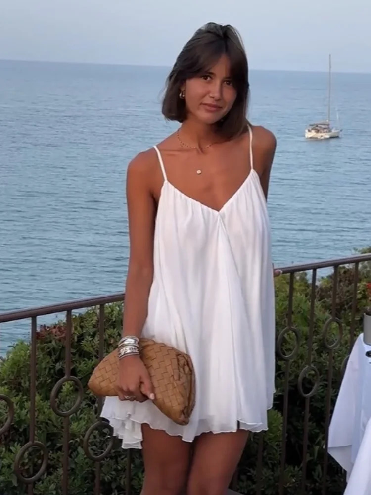 Women Puff Pleated Hem Sexy Backless Mini Dress Elegant V-neck Sleeveless A-line Short Dresses Lady Party Evening Robe 240812