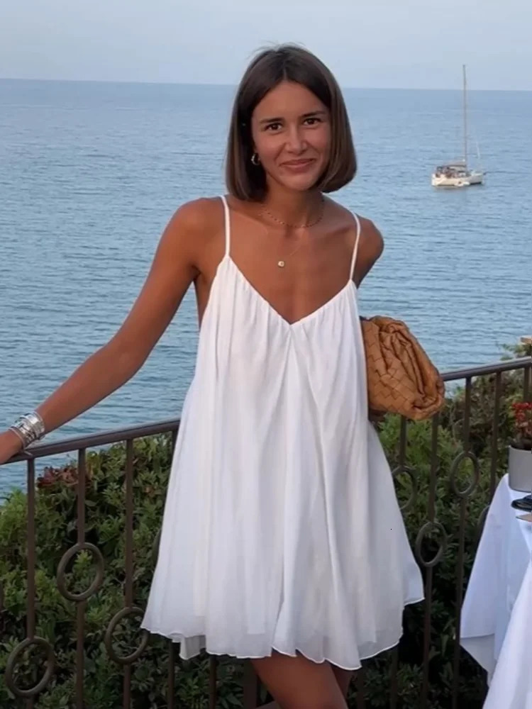 Women Puff Pleated Hem Sexy Backless Mini Dress Elegant V-neck Sleeveless A-line Short Dresses Lady Party Evening Robe 240812