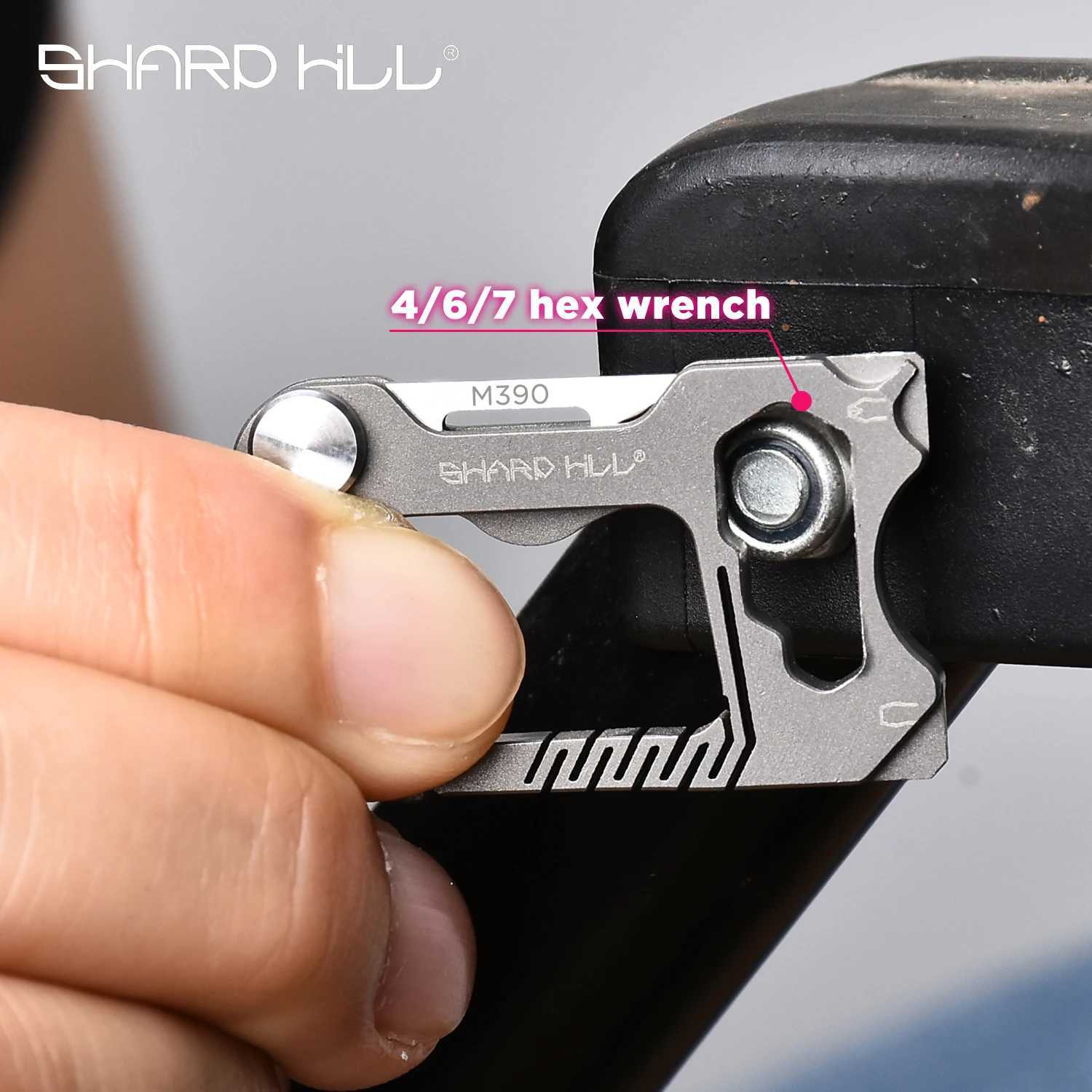 Titanium alloy multifunctional keychain EDC mini portable keychain outdoor knife screwdriver multi tool camping survival hiking W240808