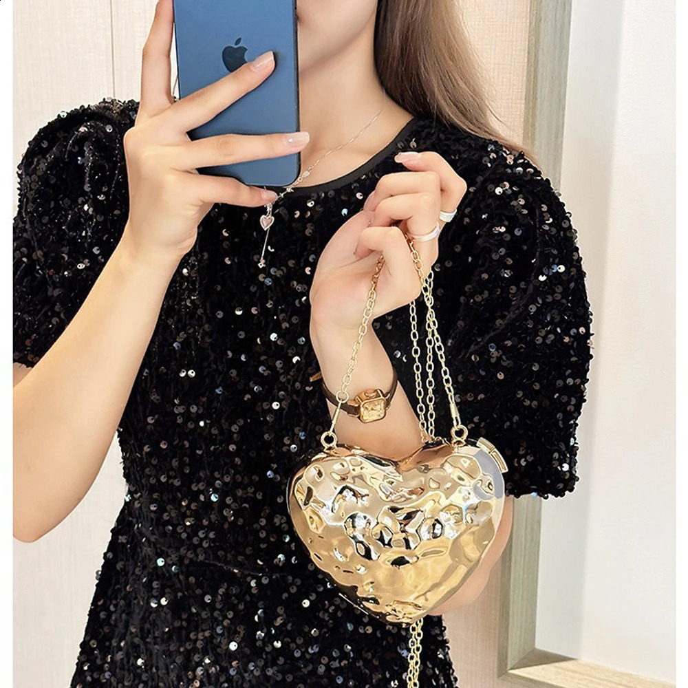 Fashionable heartshaped womens lipstick bag geometric gold evening party wallet chain cross body acrylic handbag mini metal box 240809