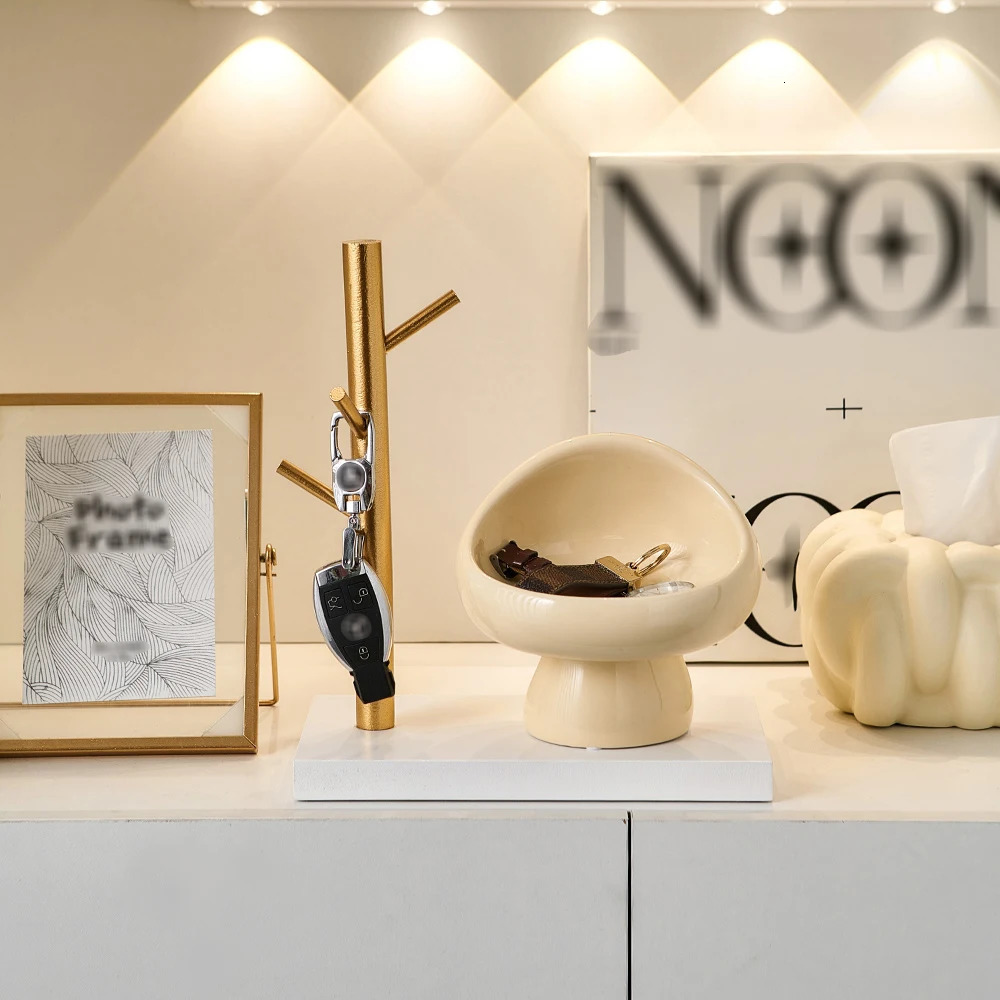 Simple Cream Style Cute Mushroom Jewelry Storage Entryway Entrance Desktop Decorations for Keys 240807