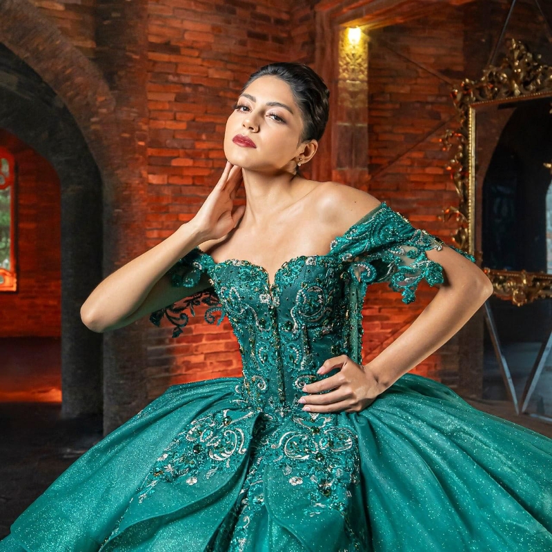 Emerald Green Shiny Quinceanera Dresses Sweetheart Ball Gown Off The Shoulder Applique Lace Crystals Tull Sweet 16 Dress Vestidos De 15 Anos