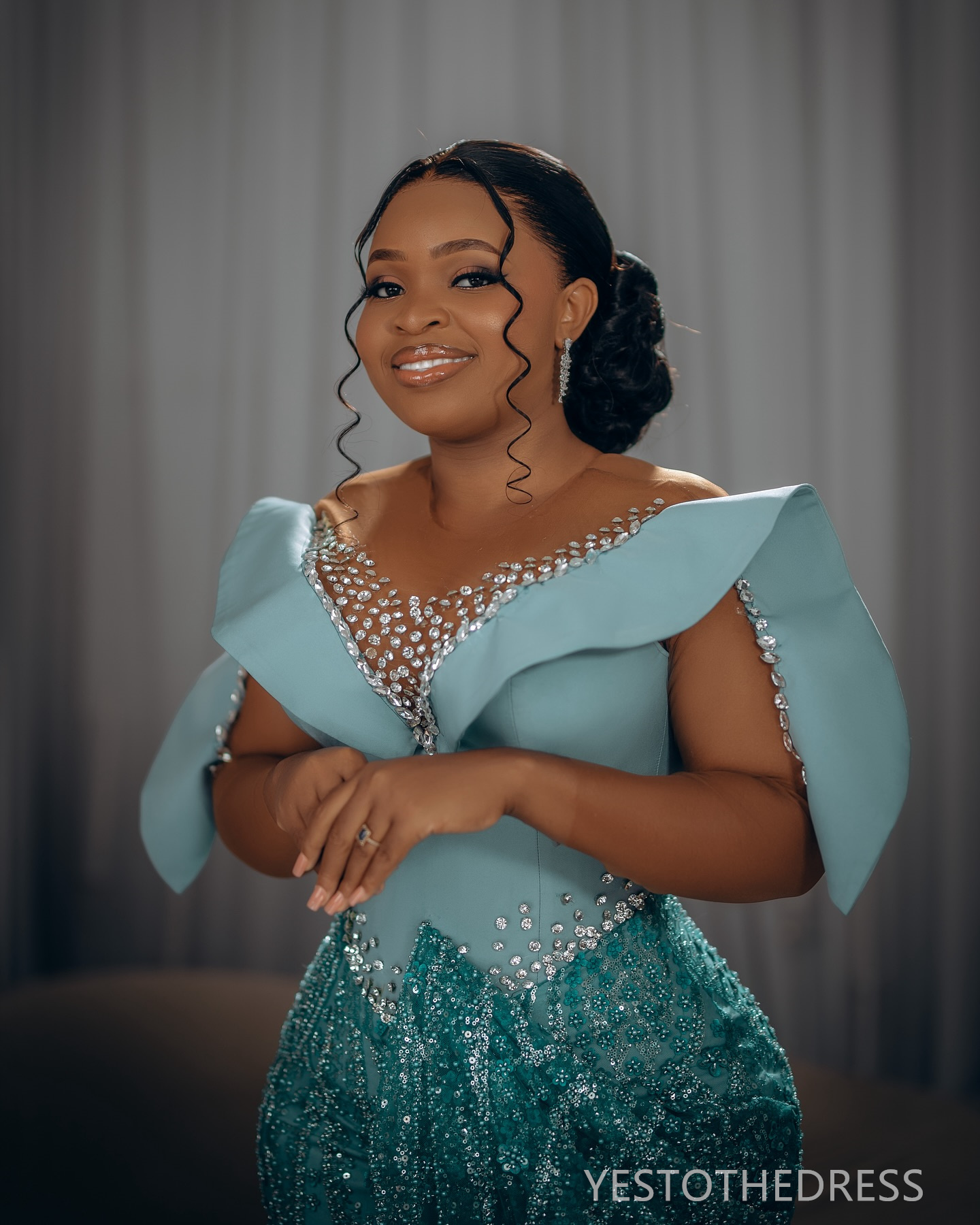 2024 Plus Size Prom Evening Dresses Elegant Illusion Long Sleeves Sheer Neck Beaded Crystals Lace Mermaid Birthday Dress Second Reception Gown AM1472