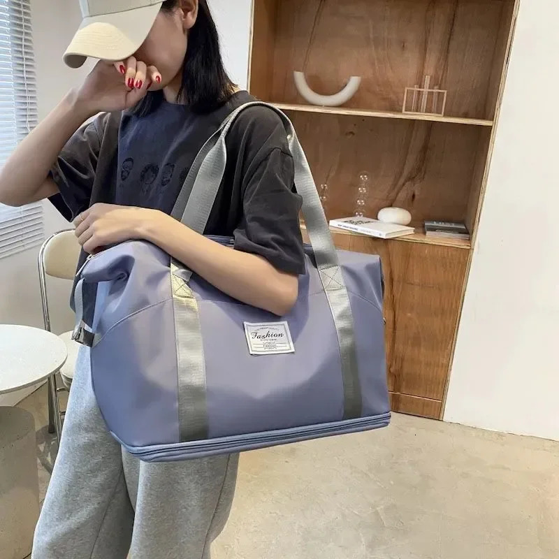 Universal wheel travel bag lightweight carrying luggage storage delivery bag dry wet separation large capacity fitness yoga bag 240904