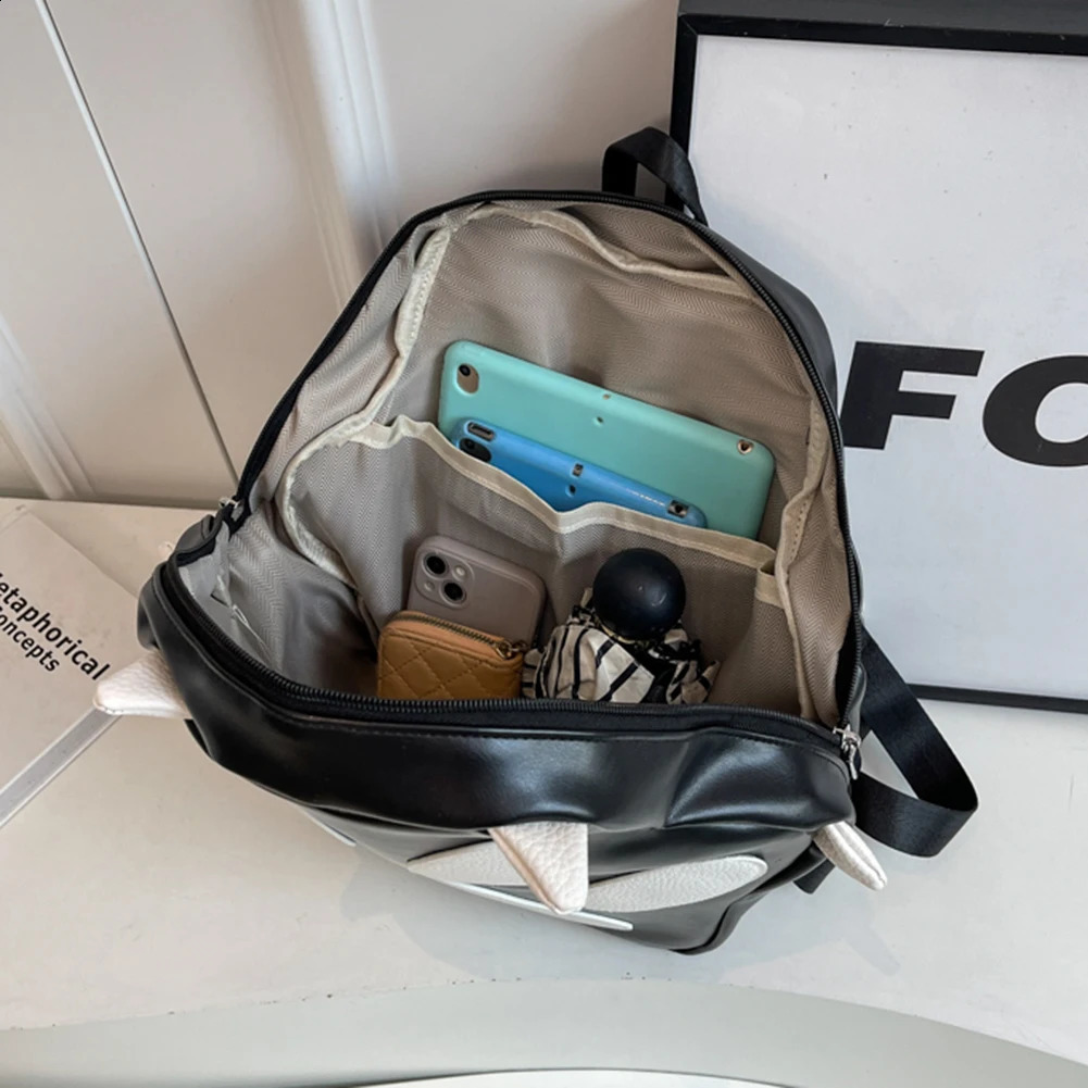 Cute Cat Paw Aesthetic PU Leather Cartoon Backpack Adjustable Straps School Bag with Zipper for Teen Girls 240809