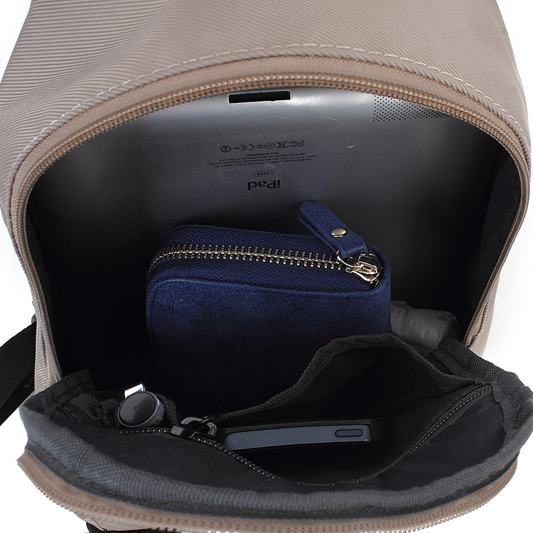 Outdoor men's shoulder bag chest bag Wide shoulder strap crossbody bag Men's waterproof convenient storage bag leisure sports backpack