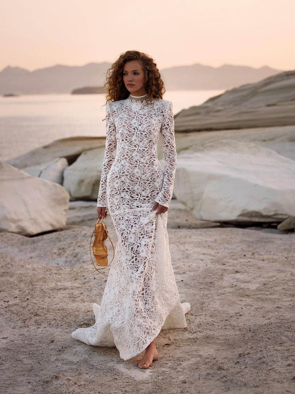 Sexy Mermaid Wedding Dress High Neck Long Sleeve Bride Gowns Sheer Backless Lace Ruffles Sweep Train Bridal Dresses
