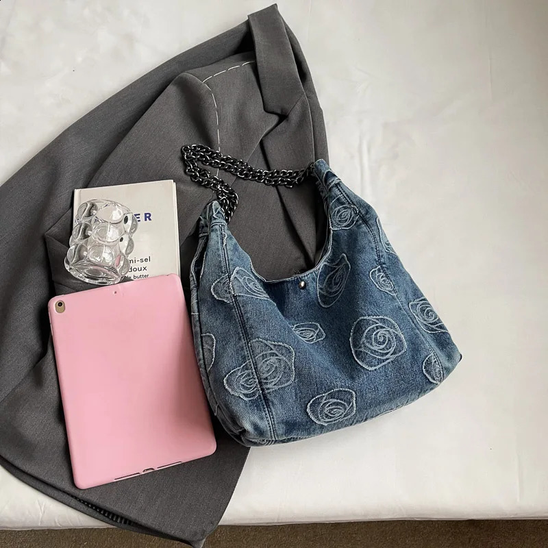 Women Denim Stylish Shoulder Purse Hasp Closure Fashion Shoulder Bag Chain Strap Retro Hobo Bag Rose Pattern Outdoor Travel Bag 240809