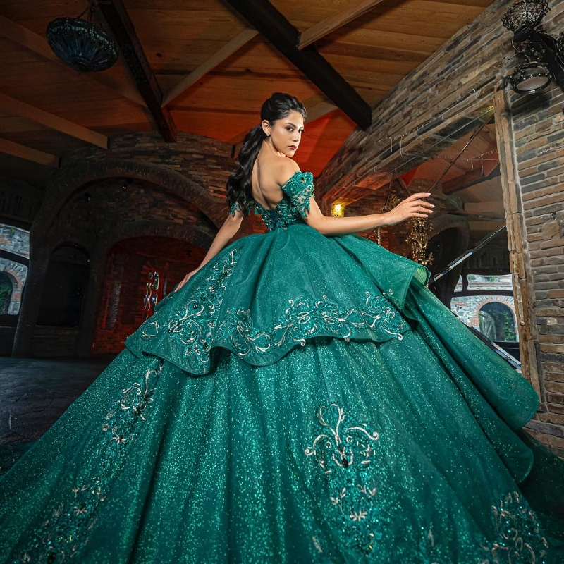 Emerald Green Shiny Quinceanera Dresses Sweetheart Ball Gown Off The Shoulder Applique Lace Crystals Tull Sweet 16 Dress Vestidos De 15 Anos