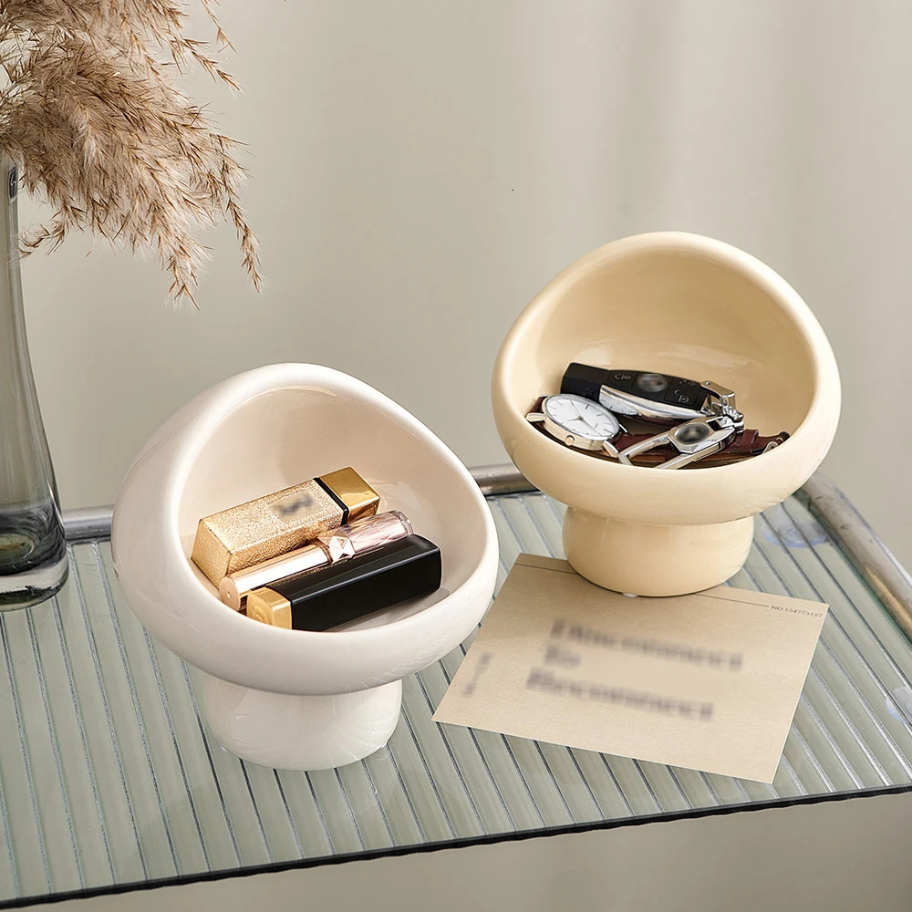 Simple Cream Style Cute Mushroom Jewelry Storage Entryway Entrance Desktop Decorations for Keys 240807