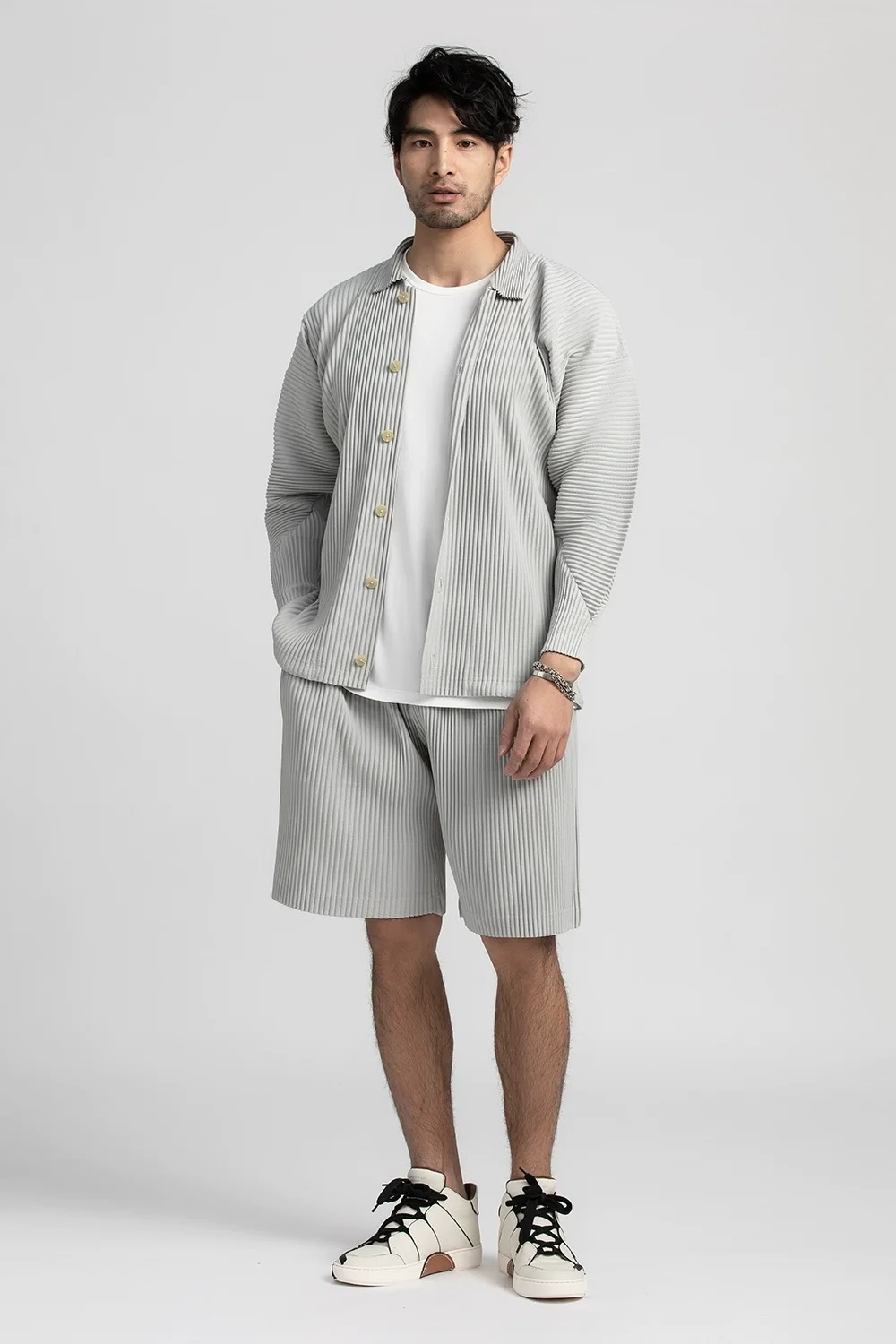 Miyake pleated mens shorts loose casual mens summer shorts gym sports shorts mens drawstring pants240808