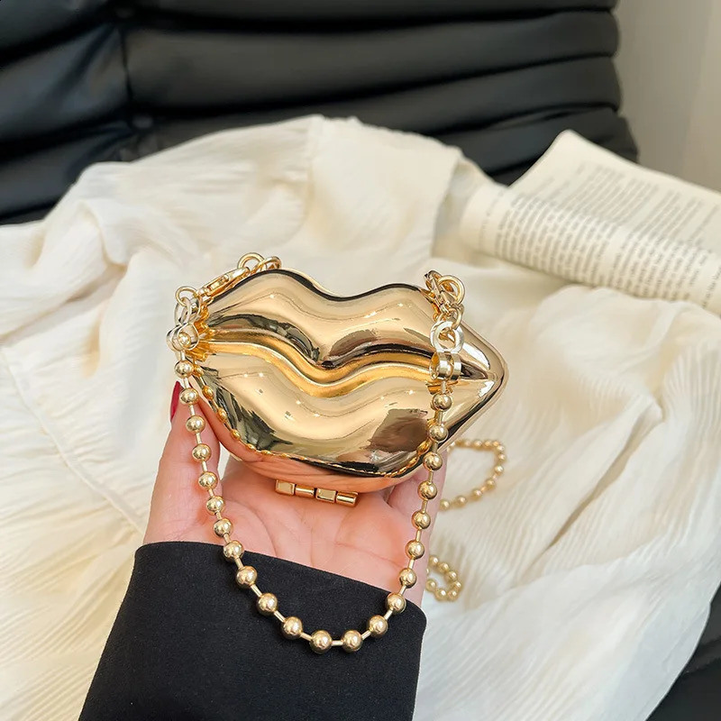 Metal Lips Shell Mini Lipstick Pearl Chain Crossbody Shoulder Bag Handbag Purse Waist Women Makeup Jewelry Bag 240809