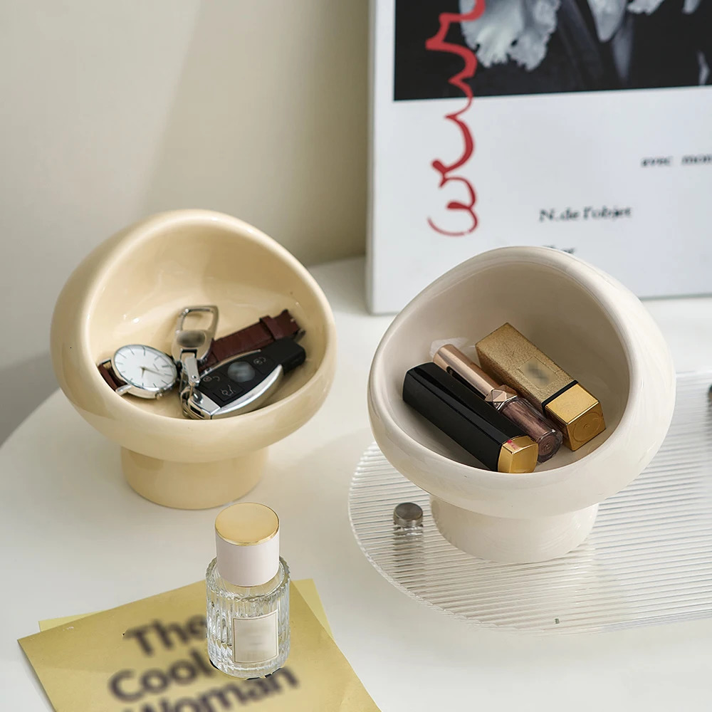 Simple Cream Style Cute Mushroom Jewelry Storage Entryway Entrance Desktop Decorations for Keys 240807