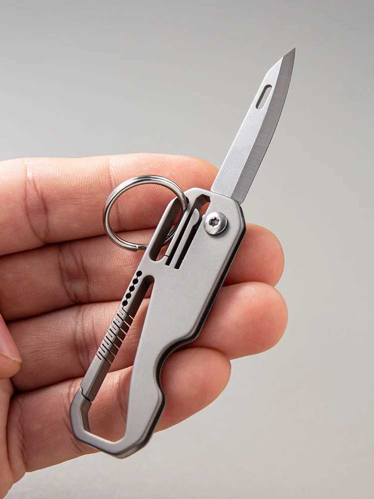 High quality titanium alloy multifunctional mens keychain with foldable small knife cart keychain outdoor EDC small tool W240808