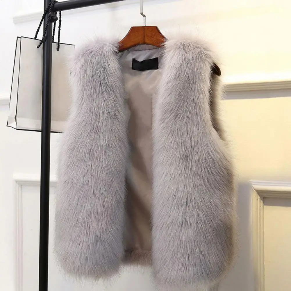 Winter Female Fox Fur Vest Coat Winter Warm White Black Gray Fur Vest Jacket Large Size 2XL Sleeveless Coat 240813