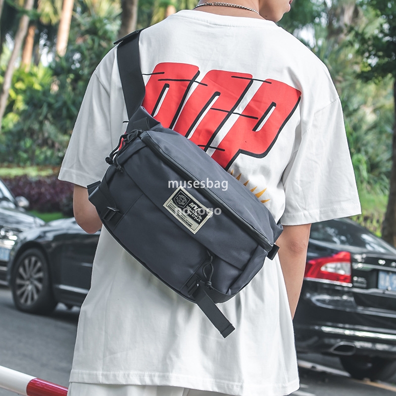 Street fashion men's chest bag shoulder bag Crossbody backpack Korean messenger bag Leisure sports riding bag