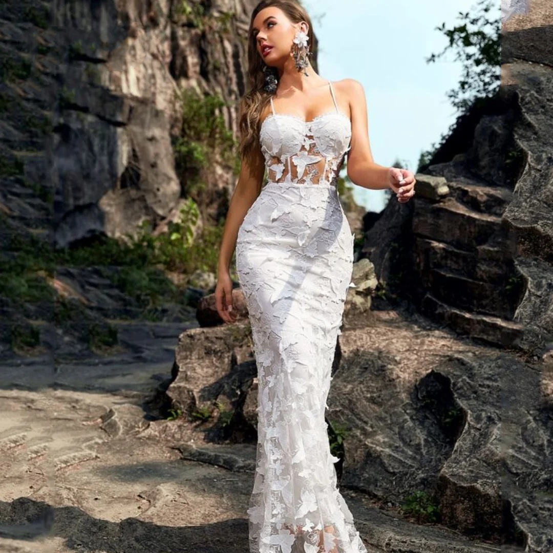 Sexy Mermaid Wedding Dresses Spaghetti Strap Sleeveless Bridal Gown Butterfly Appliques Backless Sweep Train Dress Custom Made