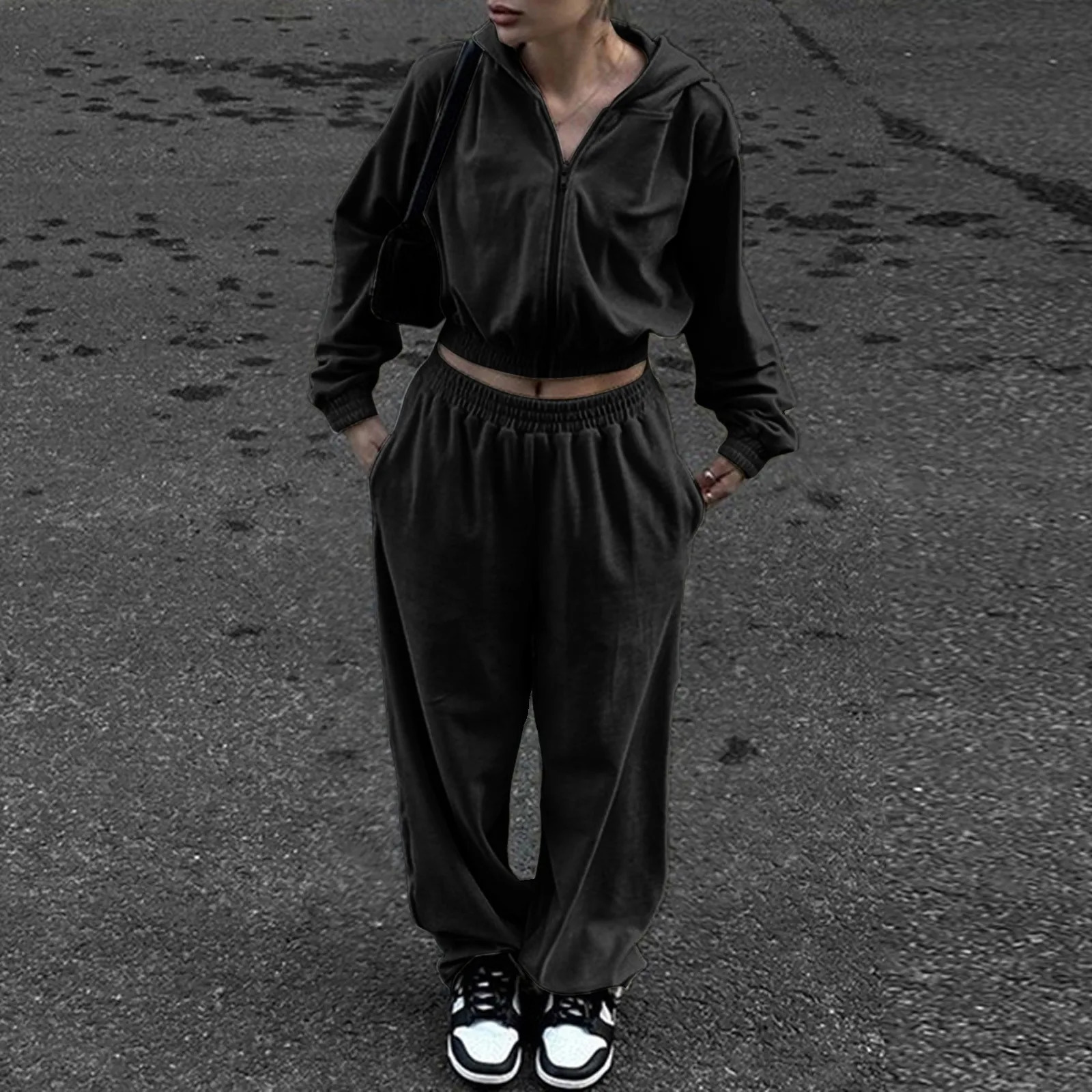 Womens Autumn Winter Casual Longsleeved Hoodie Sports Suit Solid Color Zipper Short Jacket Belted Tracuit Lady Twece Set