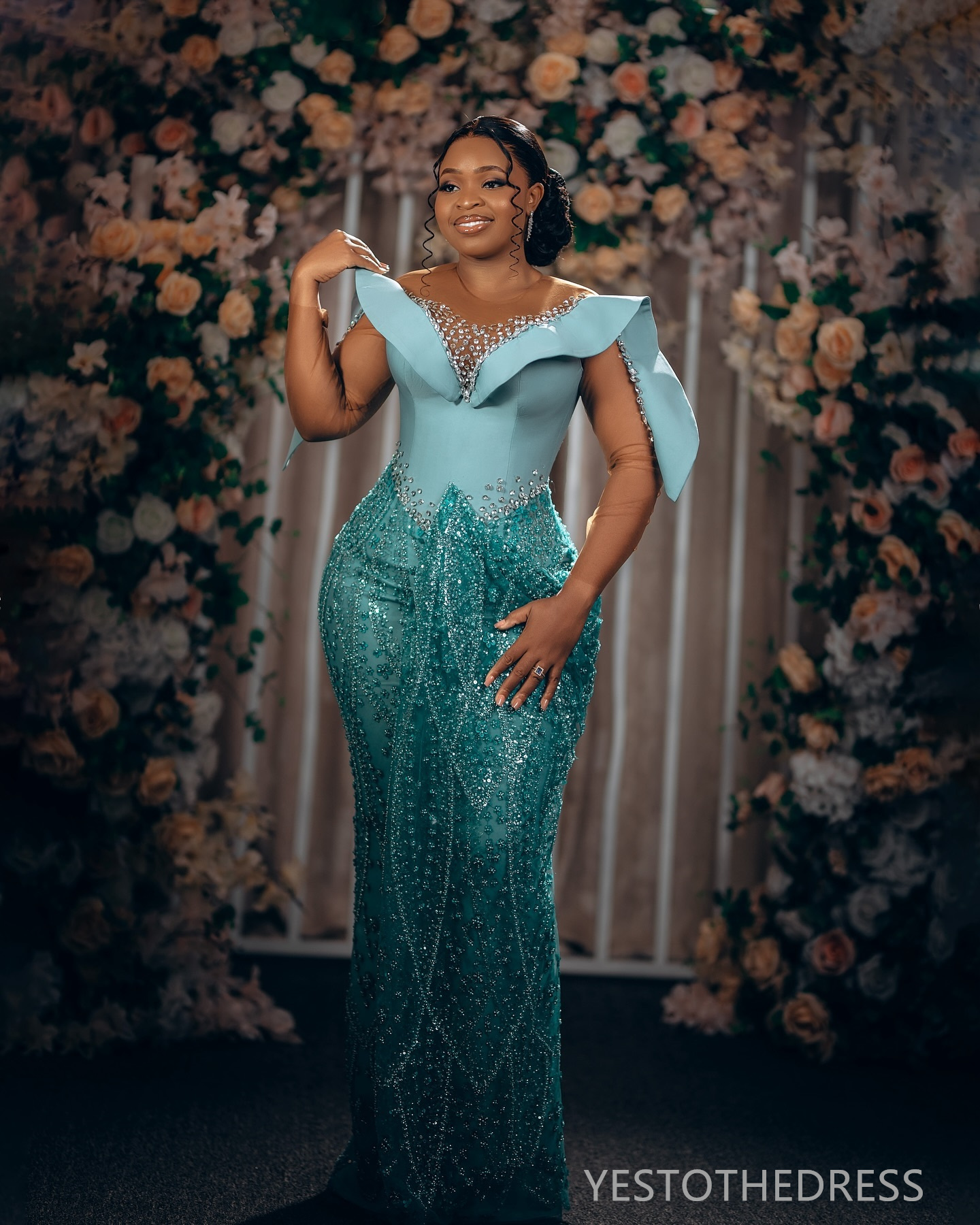 2024 Plus Size Prom Evening Dresses Elegant Illusion Long Sleeves Sheer Neck Beaded Crystals Lace Mermaid Birthday Dress Second Reception Gown AM1472