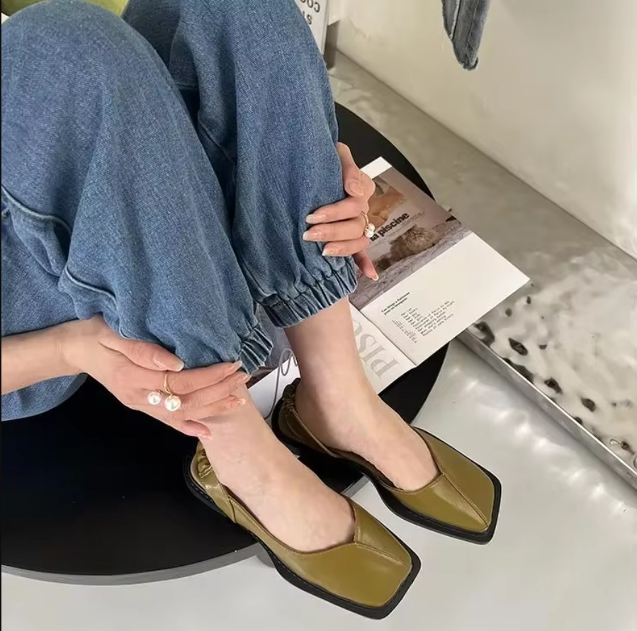 2025 S Fashion Designer Elegant Sandals Ladies Elastic Band Flat Women Shallow Party Shoes Heel Square Toe