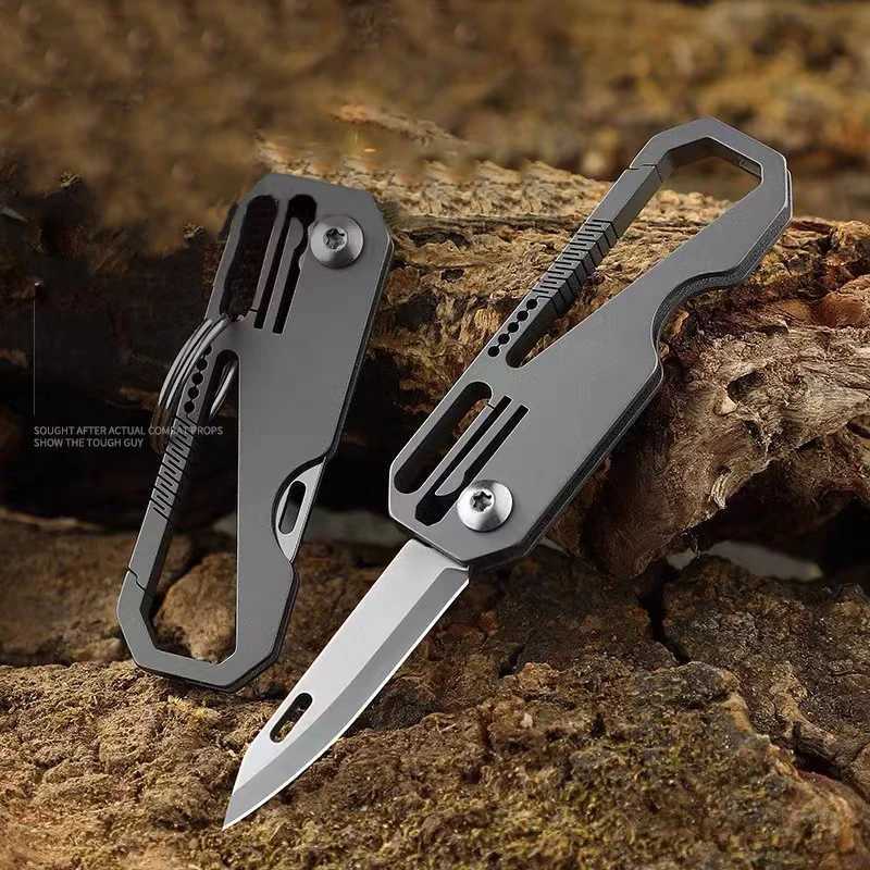 High quality titanium alloy multifunctional mens keychain with foldable small knife cart keychain outdoor EDC small tool W240808