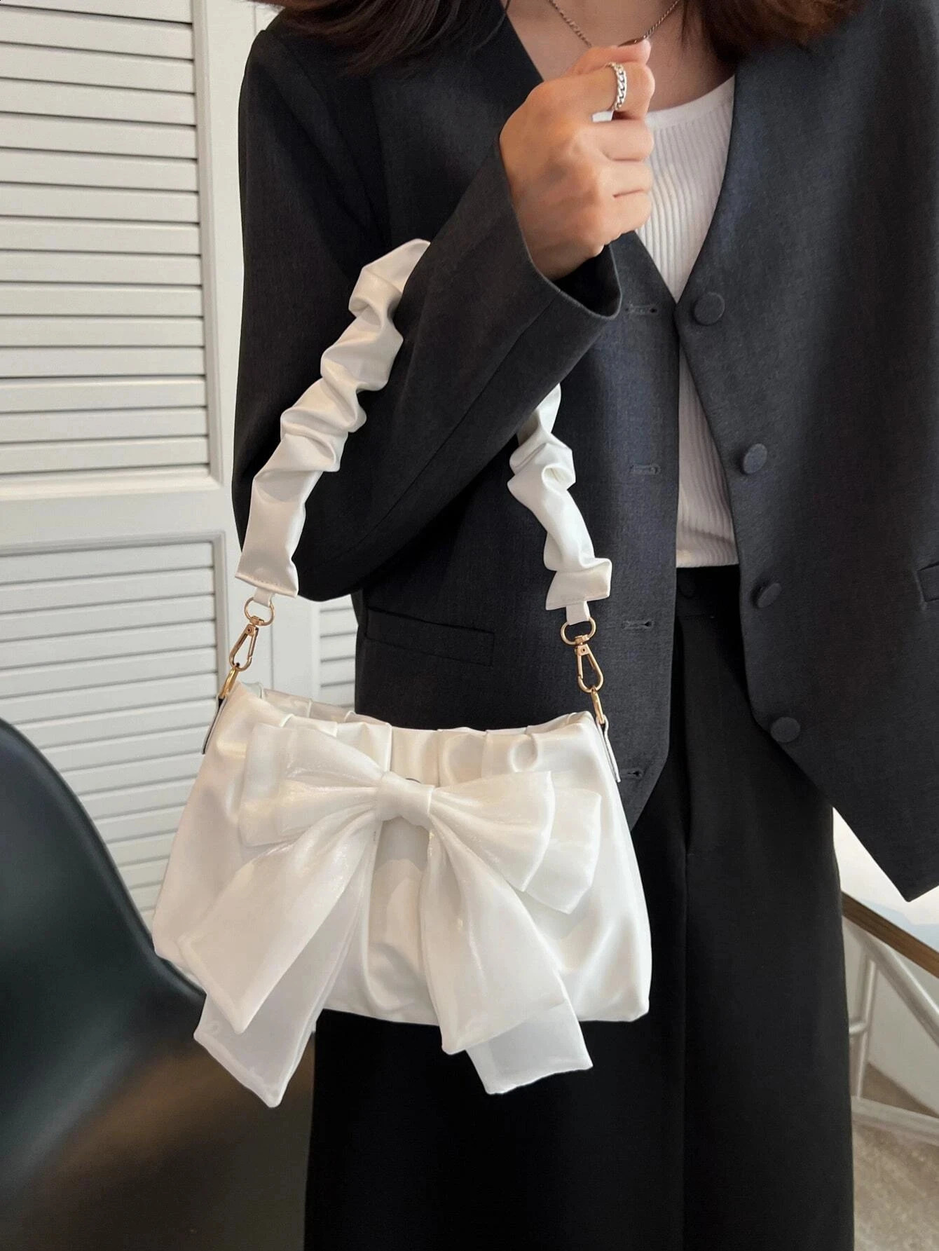 Cute Kawaii Moire bow decoration Ruched bag lightweight business casual handbag womens fashionable shoulder 240809Z