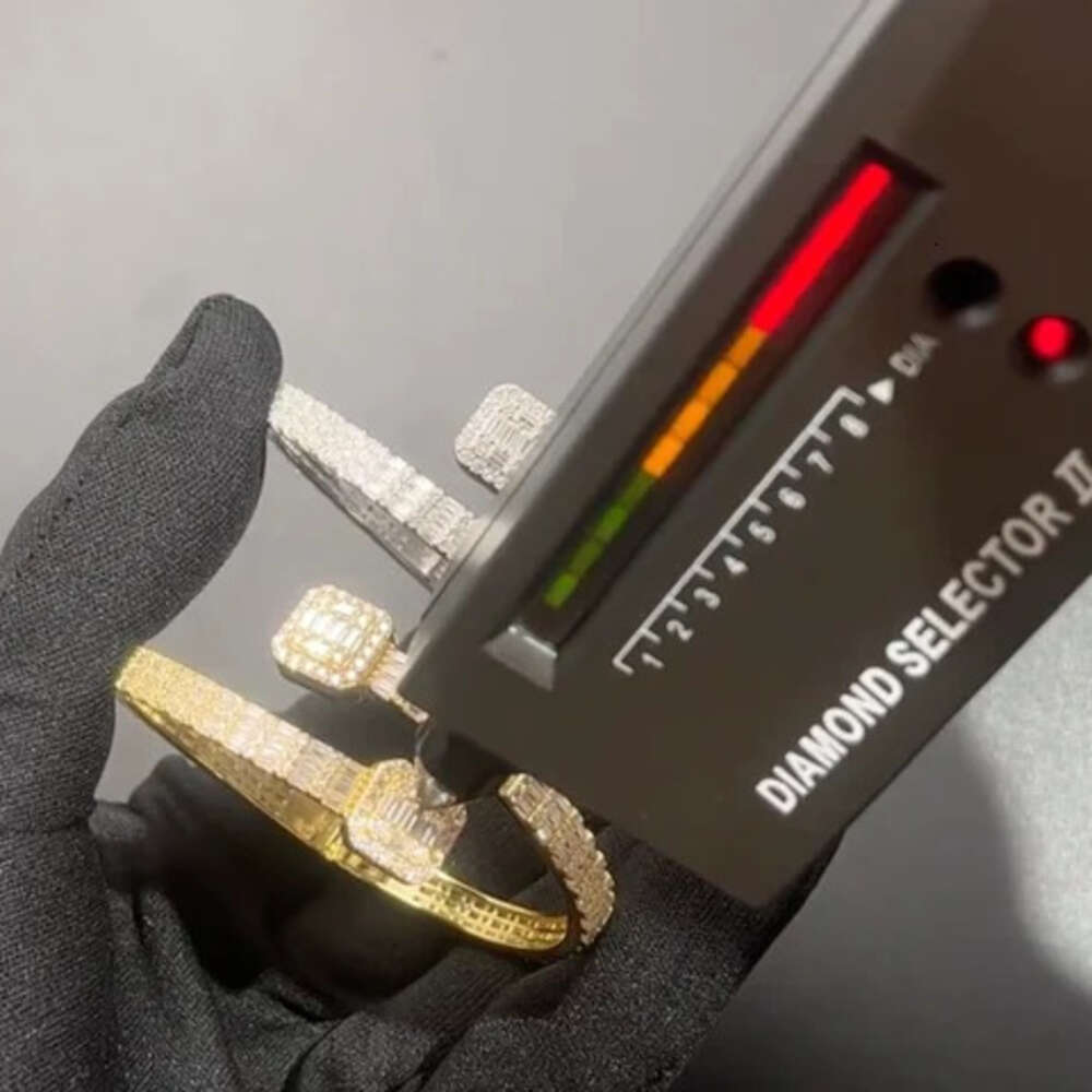 Hiphop Bracelet Sterling Sier Gold Plated Hand Setting Customized Iced Out VVS Baguette Moissanite Bangle